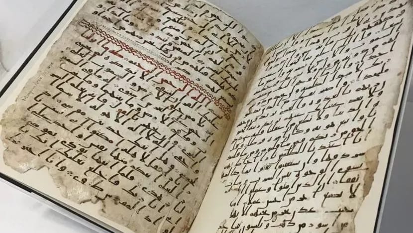 Salah satu manuskrip Al-Quran tertua di dunia dipamerkan di Paris