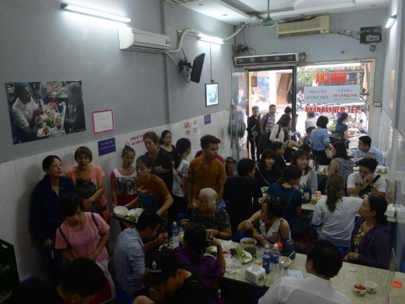 Noodle frenzy picks up at Hanoi shop after Obama visit