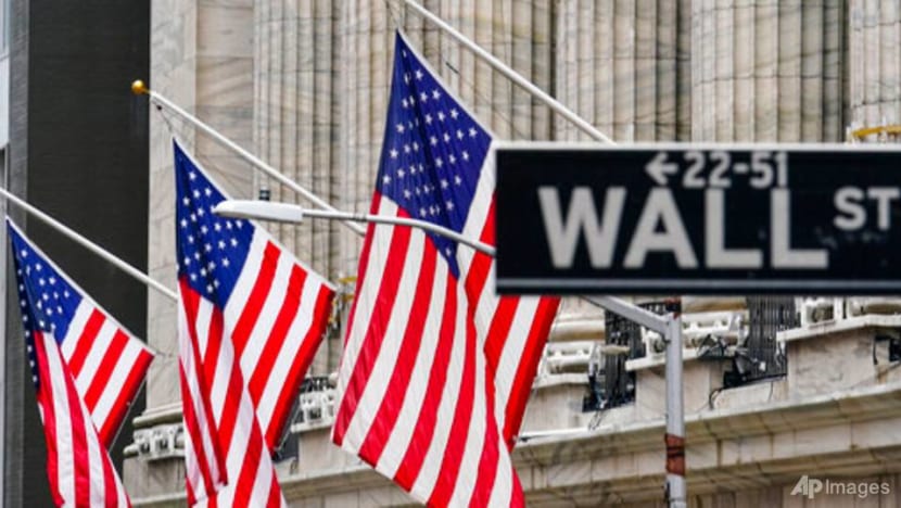 Dow hits 35,000 points as US stocks end at records Dow hits 35,000 points as US stocks end at records