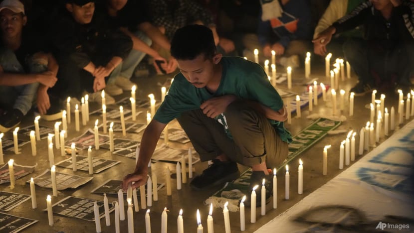 'Time to reflect’: Indonesia's football fans set aside rivalry in wake of deadly stadium stampede 'Time to reflect’: Indonesia's football fans set aside rivalry in wake of deadly stadium stampede