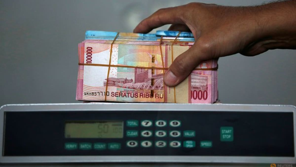 Indonesia's plunging rupiah twists the policy plot