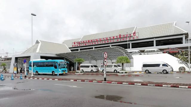 泰国甲米机场跑道发生停电 逾500名乘客被迫滞留