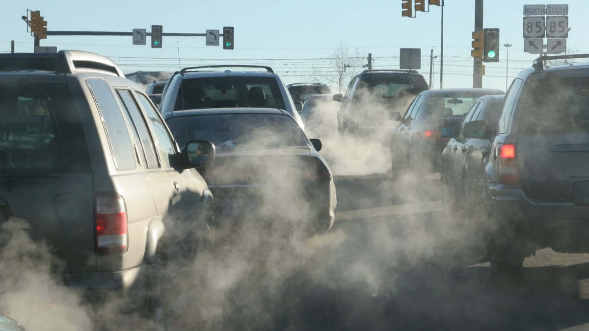 Produsen menargetkan tanggal akhir 2040 untuk kendaraan yang mencemari