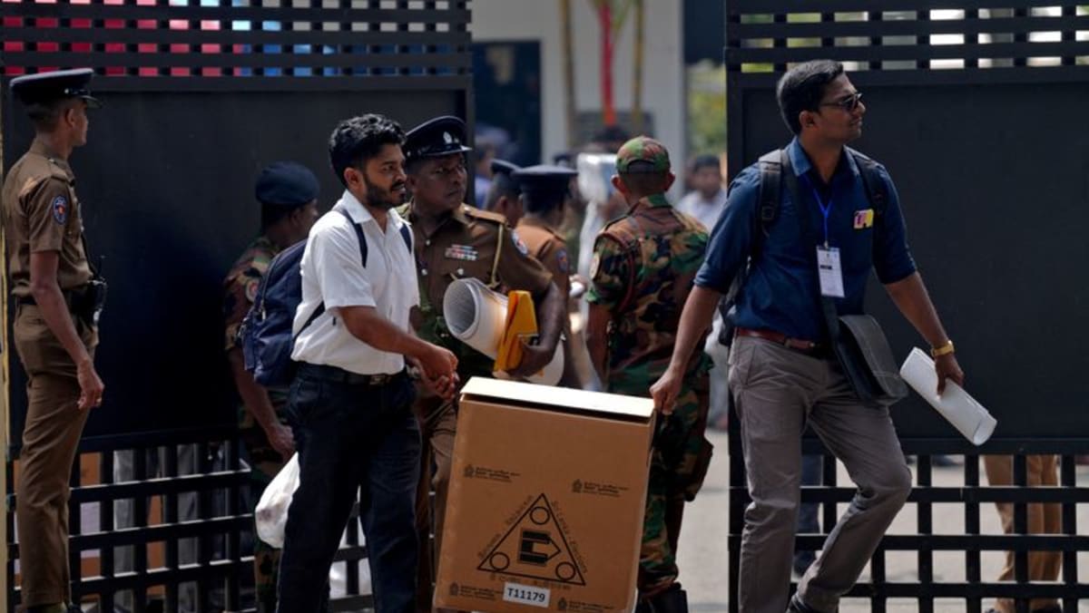 Sri Lanka president eyes parliament win in snap election Sri Lanka president eyes parliament win in snap election