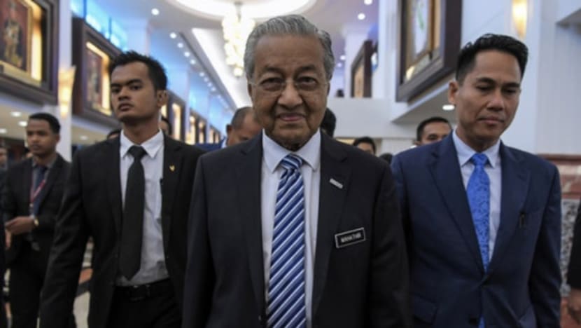 Kerajaan akan kaji dakwaan campur tangan istana dalam isu usia belia Johor