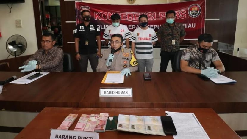 Indonesia says it foiled bid to smuggle dead crew members off Chinese ship Indonesia says it foiled bid to smuggle dead crew members off Chinese ship