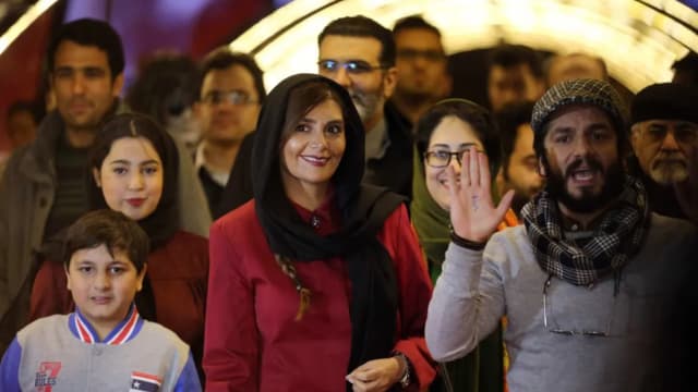 摘下头巾支持示威 伊朗两名女演员被逮捕