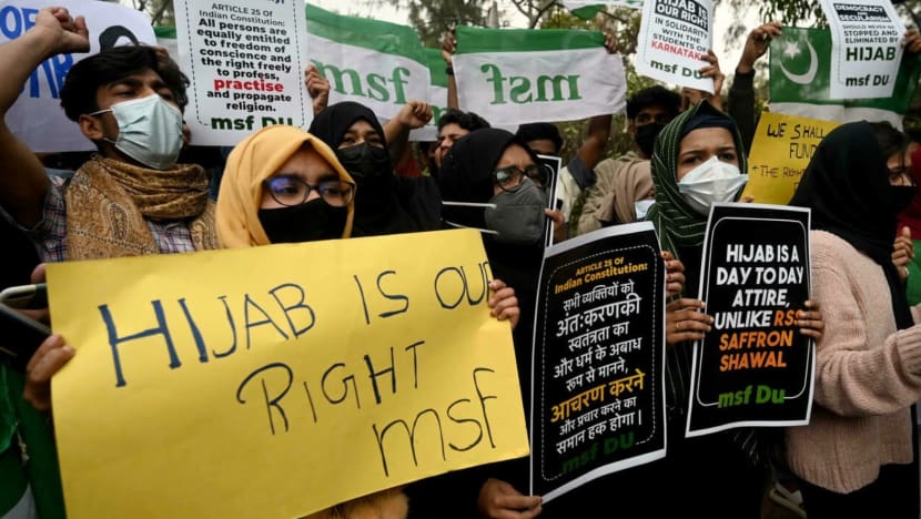 Sekolah, kolej di negeri selatan India ditutup ekoran ketegangan dek larangan berhijab Sekolah, kolej di negeri selatan India ditutup ekoran ketegangan dek larangan berhijab