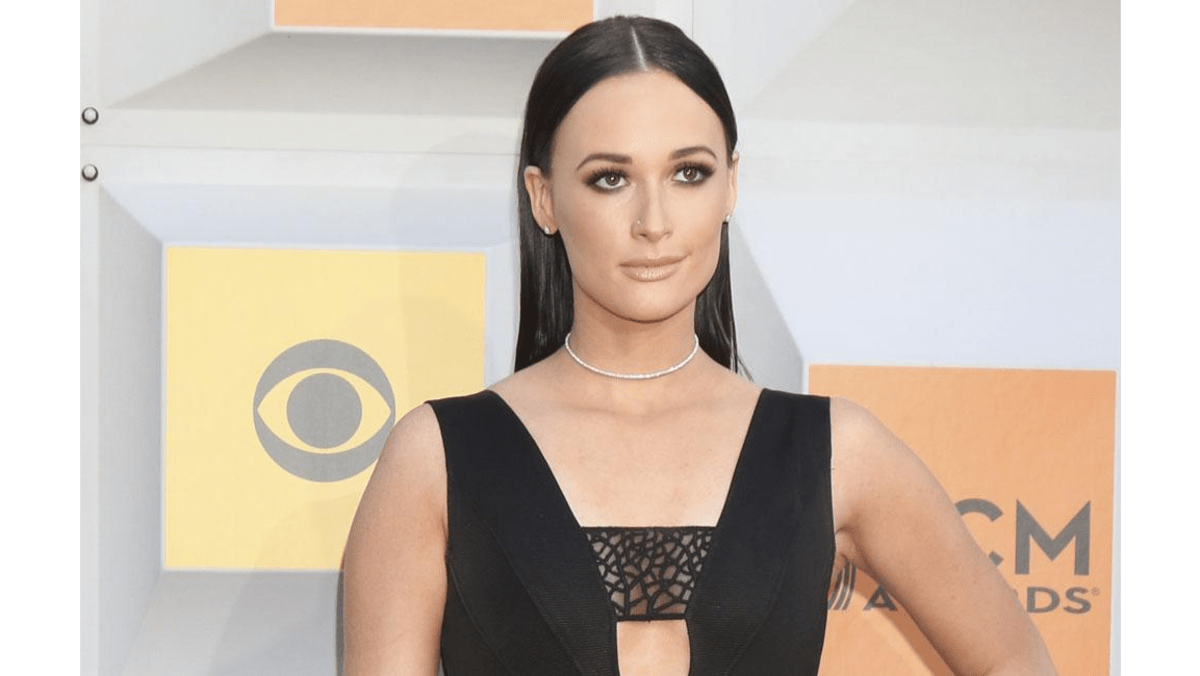 Kacey Musgraves announces world tour - 8 Days