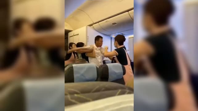 Brawl breaks out on EVA Air flight, forcing flight attendants to step in