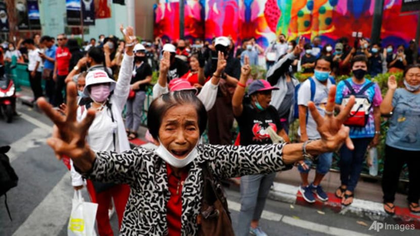 Protesters return to Bangkok streets to pressure PM Protesters return to Bangkok streets to pressure PM