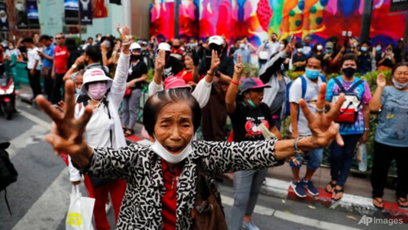 Protesters return to Bangkok streets to pressure PM