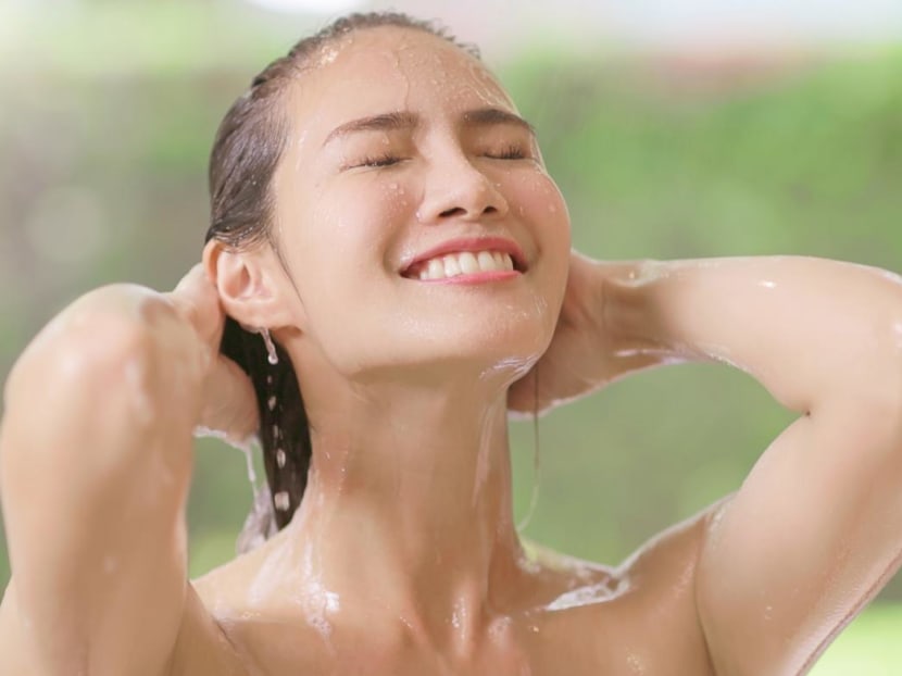Rice water for glossy hair – is there truth to it or is it just another TikTok trend? Rice water for glossy hair – is there truth to it or is it just another TikTok trend?
