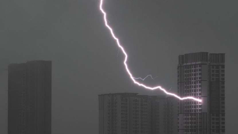 Photo of lightning striking HDB block in Queenstown: How does it happen and are residents at risk? Photo of lightning striking HDB block in Queenstown: How does it happen and are residents at risk?