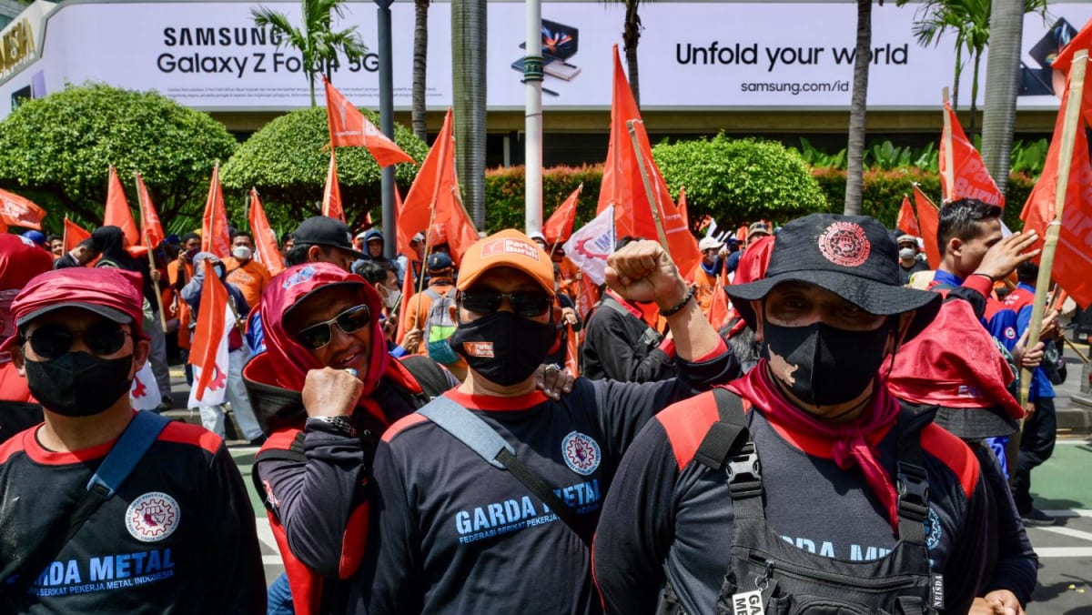 Buruh Indonesia merencanakan protes terhadap peraturan hukum ketenagakerjaan darurat