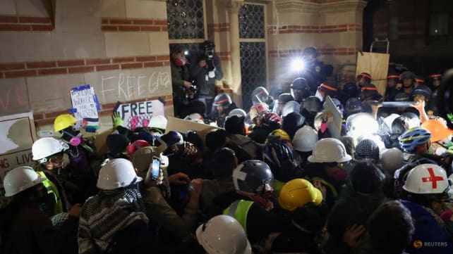 Fresh chaos, arrests on US college campuses as police flatten camp at UCLA  