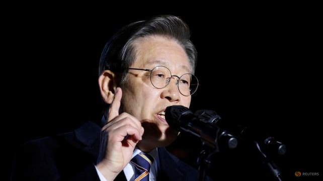 South Korea opposition leader ends 24-day hunger strike