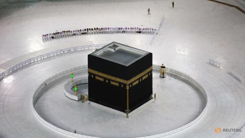 Islam's holiest sites emptied by coronavirus crisis as Ramadan begins Islam's holiest sites emptied by coronavirus crisis as Ramadan begins