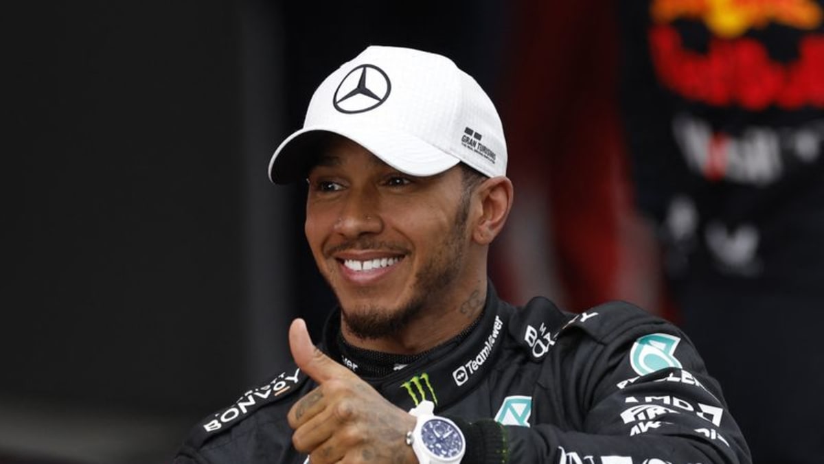 Hamilton memuji ‘pekerjaan besar’ Mercedes, yang fokus pada tahun depan