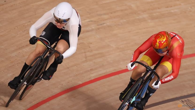 Olympics-Cycling-Germany's Hinze powers into sprint semis ...