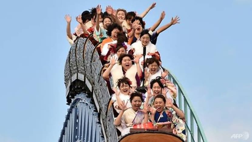 COVID-19: Tidak boleh jerit naik 'roller coaster', perlu pakai pelitup setiap masa di taman tema Jepun