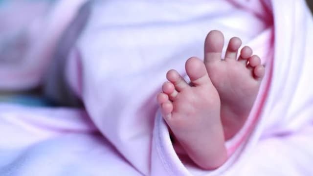 疑与丈夫为金钱问题争吵 韩国妇将六个月大婴儿扔出窗外