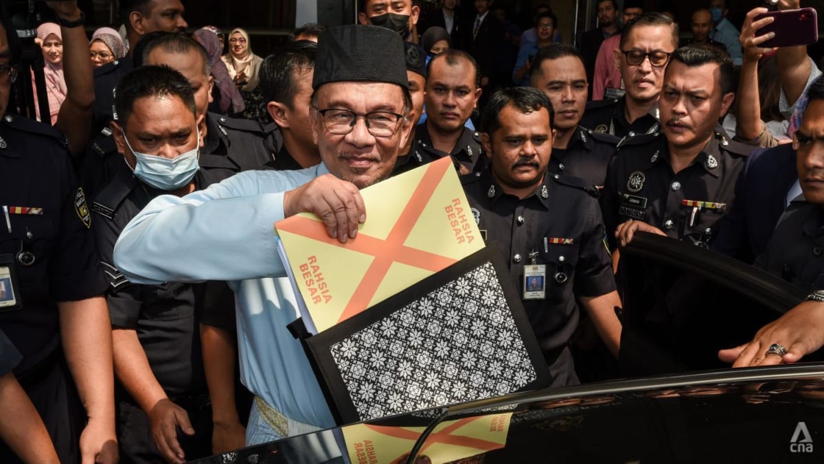 Perdana Menteri Malaysia Anwar mengusulkan anggaran ekspansif, bertujuan untuk menurunkan biaya hidup