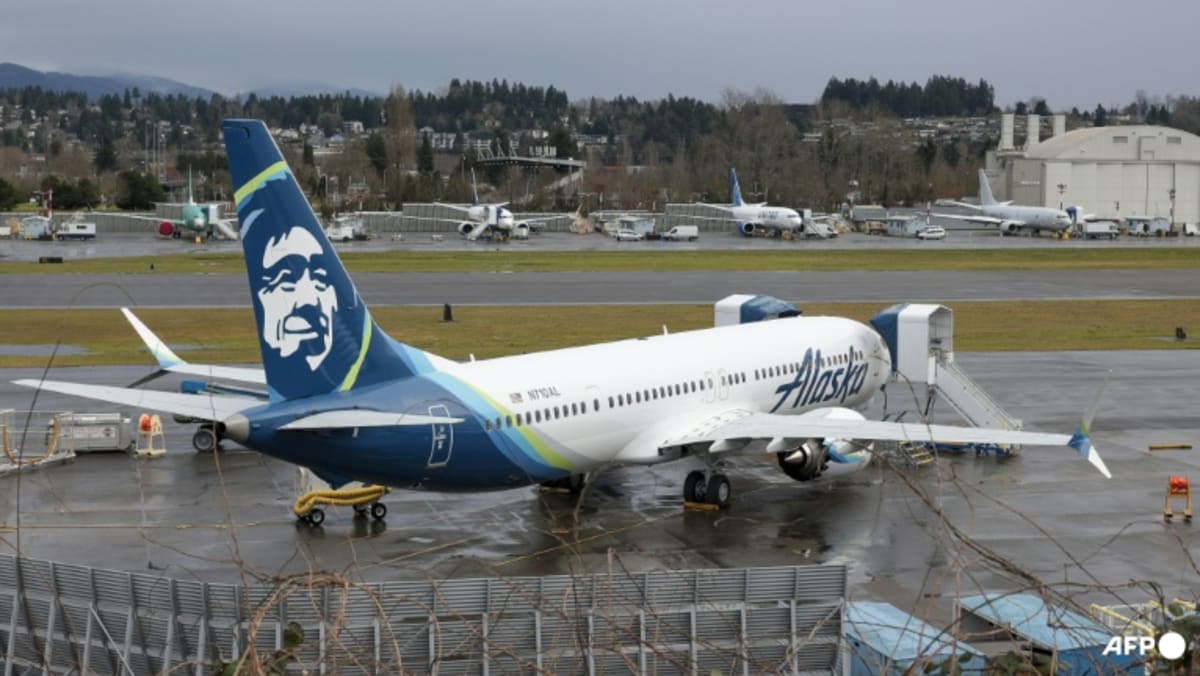 Alaska Airlines plane aborts takeoff to avoid collision with Southwest jet