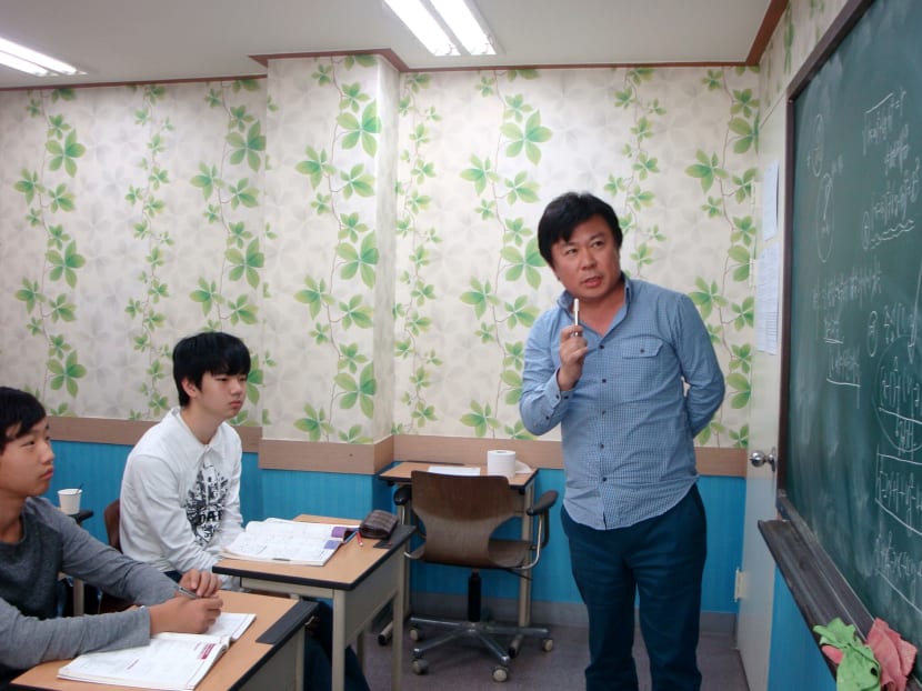 S Koreans fight against tuition tide