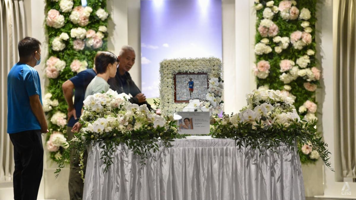 Sim Wong Hoo dalam keadaan sehat dan lari maraton, kata teman-temannya mengikuti pendiri Creative