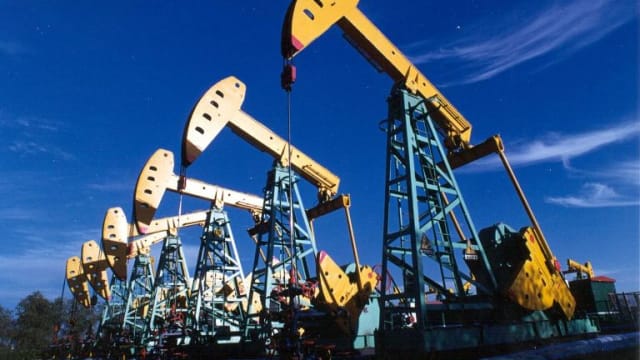 世界主要产油国决定在下个月继续增产