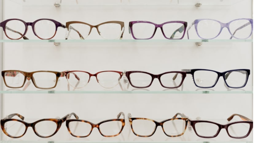 Jangan asal beli; pilih kacamata sesuai ikut bentuk wajah anda
