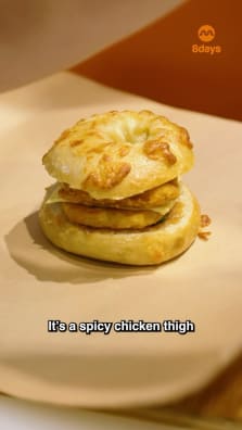 Here’s how to make bagels from YouTube 🙌 
But if you’re too lazy to make your own, The Bagel Bunch has a Butter Chicken-loaded version! Link in bio to read more 
 
📍 The Bagel Bunch
The Metropolis, Tower 1,
North Buona Vista Drive,
#01-019, S138588

https://tinyurl.com/mpfevpzb