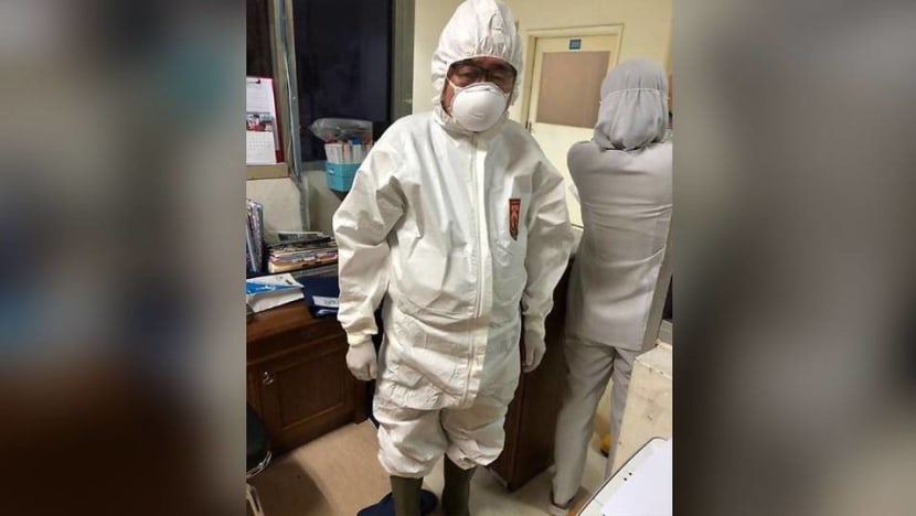 The 79-year-old Indonesian doctor on the frontline of COVID-19 pandemic The 79-year-old Indonesian doctor on the frontline of COVID-19 pandemic