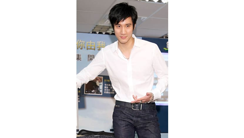 Lee Hom alleged to have solicited call girls
