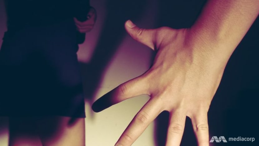 Lelaki 49 tahun dipenjara 2 bulan cabul kehormatan remaja perempuan dalam bas Lelaki 49 tahun dipenjara 2 bulan cabul kehormatan remaja perempuan dalam bas