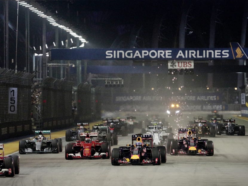 Formula One drivers in action during the Singapore F1 Grand Prix on 20 Sept, 2015. TODAY file photo