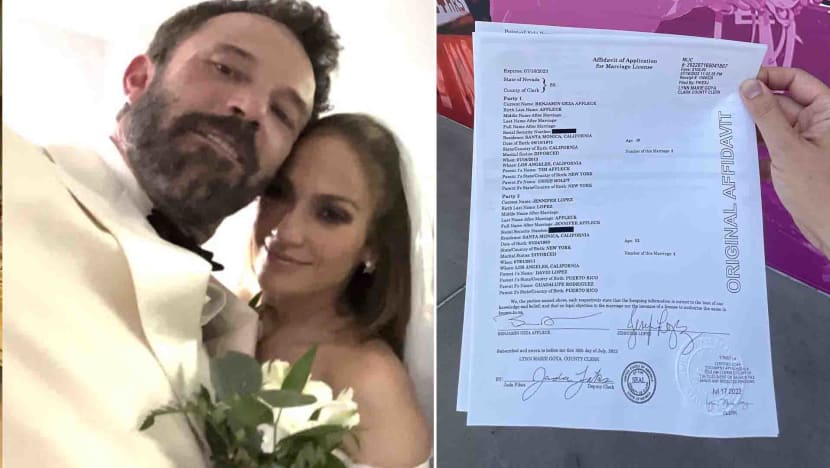 Jennifer Lopez, Ben Affleck Wed In “Super Small Ceremony” At Drive-Through Chapel In Las Vegas: “We Did It” 
