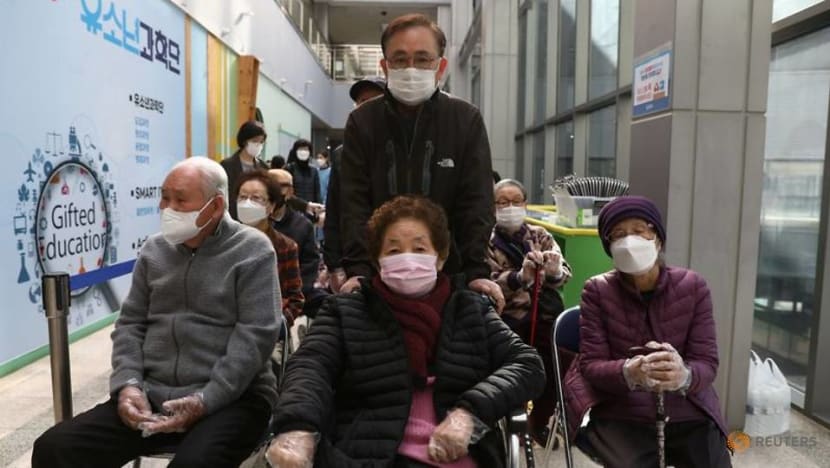 South Korea to mix and match COVID-19 vaccine doses for 760,000 people South Korea to mix and match COVID-19 vaccine doses for 760,000 people