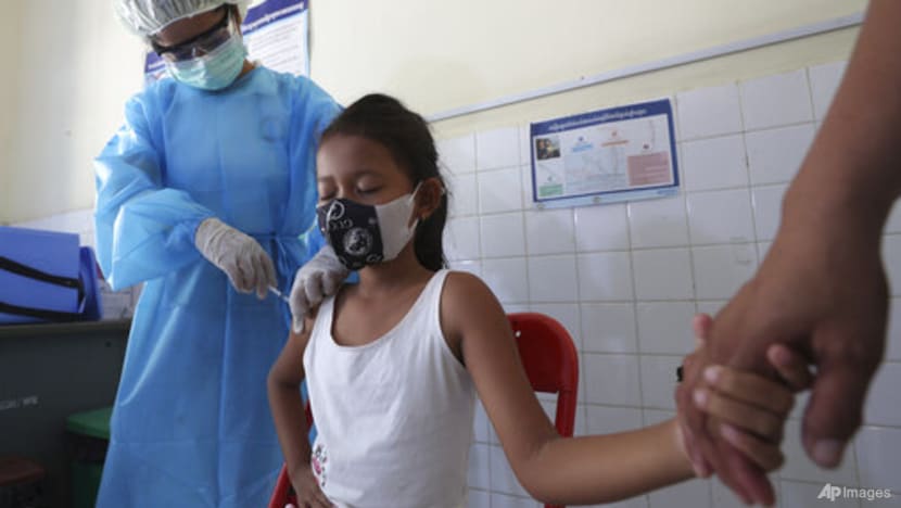 Cambodia giving COVID-19 vaccine to children aged 6 to 11 before schools reopen Cambodia giving COVID-19 vaccine to children aged 6 to 11 before schools reopen