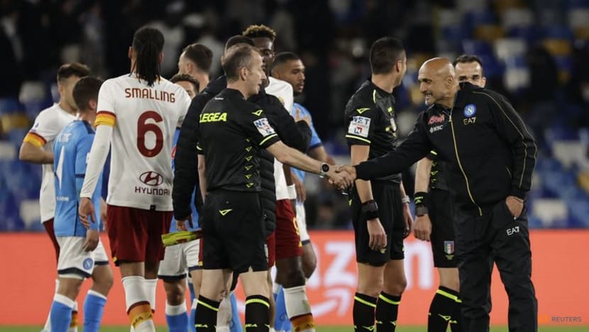 Napoli title hopes suffer blow as Roma snatch late draw Napoli title hopes suffer blow as Roma snatch late draw