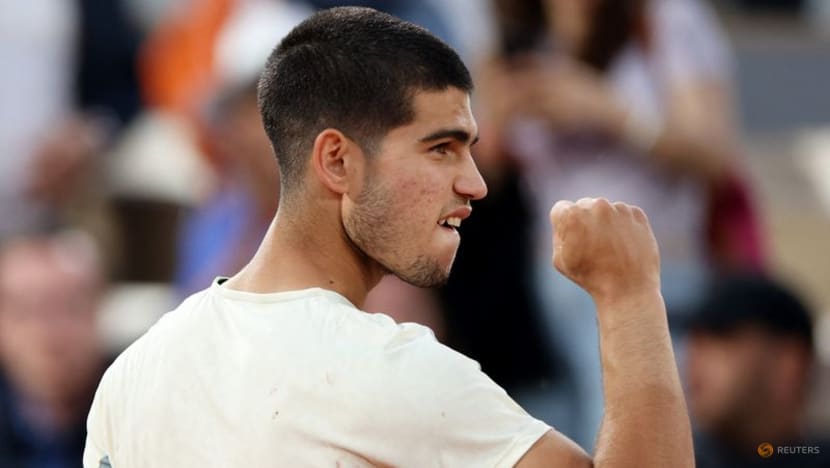 Alcaraz bulldozes past Lorendo to reach French Open second round Alcaraz bulldozes past Lorendo to reach French Open second round