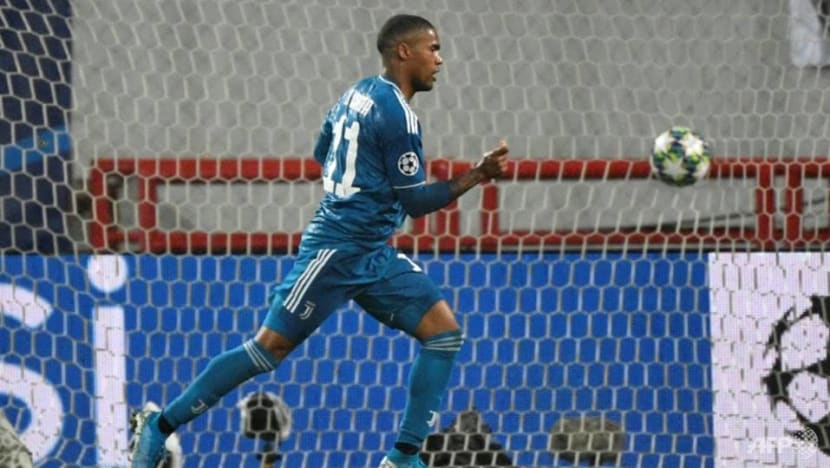 Football: Bayern signs Douglas Costa, Choupo-Moting to add depth Football: Bayern signs Douglas Costa, Choupo-Moting to add depth