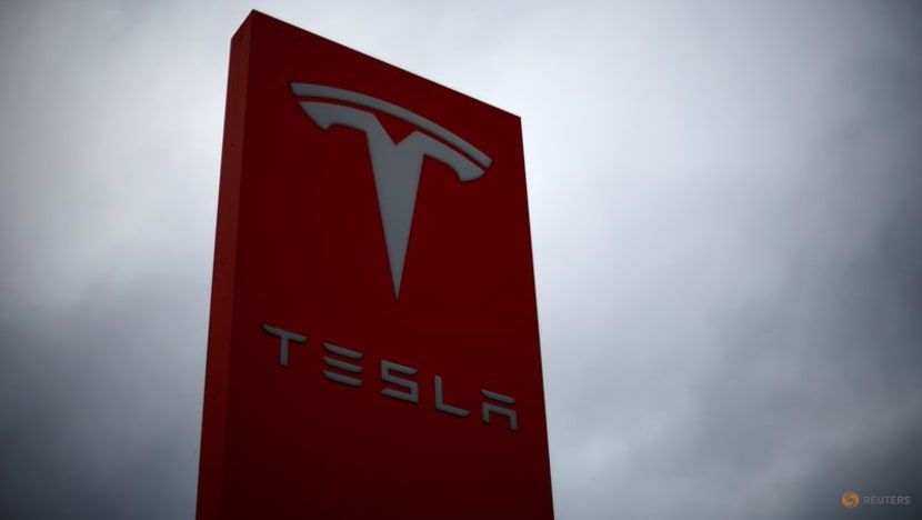 'Extensive' Tesla Autopilot probe proceeding 'really fast' -US official 'Extensive' Tesla Autopilot probe proceeding 'really fast' -US official