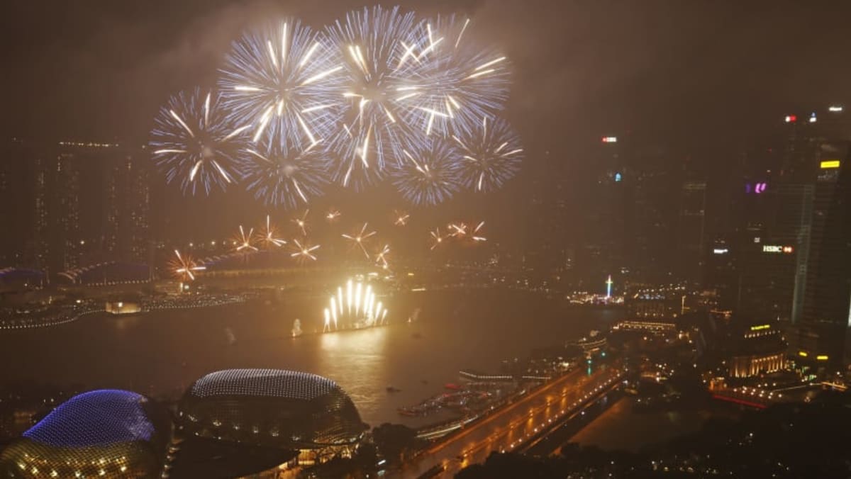 Marina Bay new year countdown: Police to deploy drones for crowd control; advise public to check portal showing real ... - TODAY