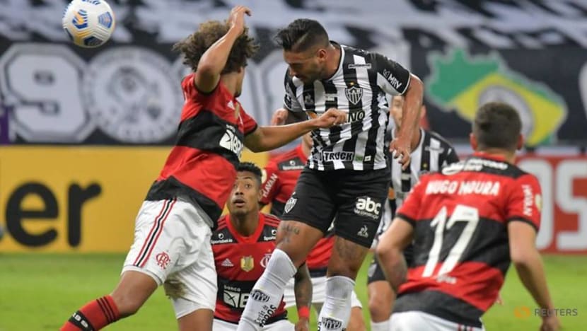 Soccer-Savarino scores twice as Atletico Mineiro defeat champions 2-1 Soccer-Savarino scores twice as Atletico Mineiro defeat champions 2-1