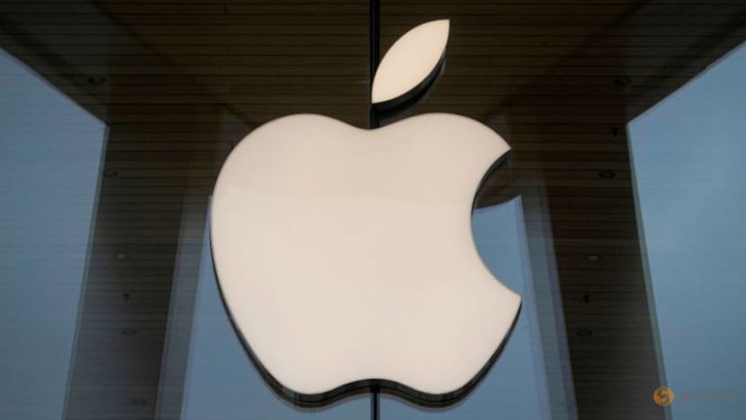 Apple's security chief accused of bribery in California gun-permit probe Apple's security chief accused of bribery in California gun-permit probe