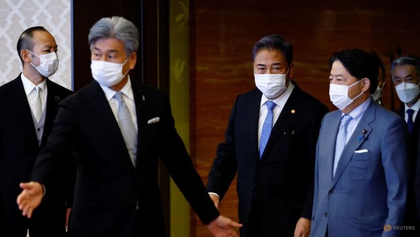 South Korea, Japan foreign ministers meet to tackle historical disputes South Korea, Japan foreign ministers meet to tackle historical disputes
