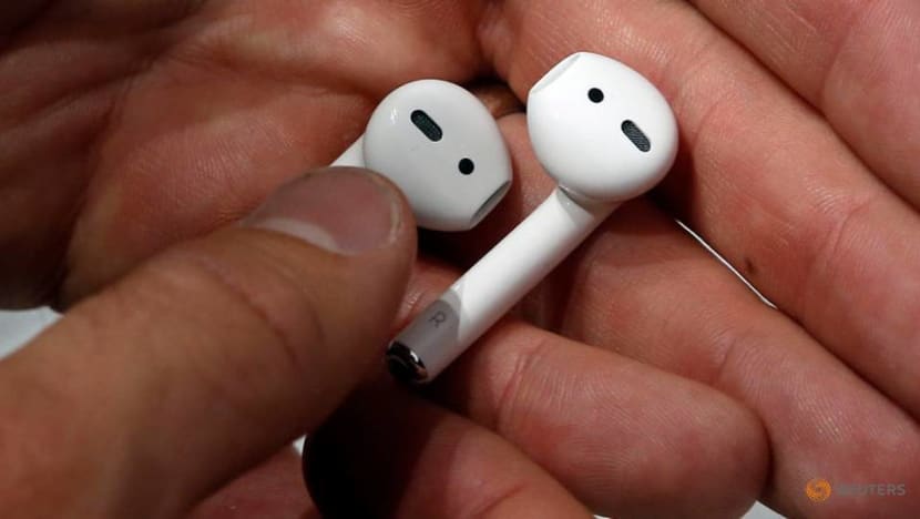 Online shoppers cheated into buying fake Apple AirPods; 2 men arrested Online shoppers cheated into buying fake Apple AirPods; 2 men arrested