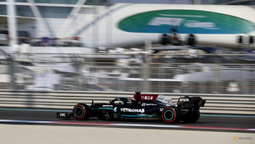 Hamilton fastest ahead of Verstappen in final Abu Dhabi practice